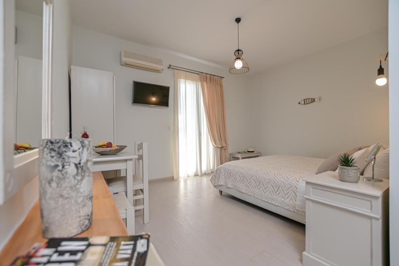 Blue Sky Aparthotel Naxos City Екстериор снимка