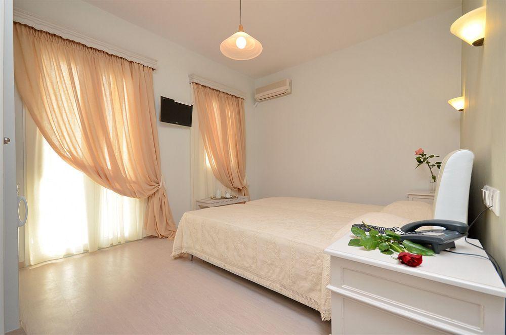 Blue Sky Aparthotel Naxos City Екстериор снимка