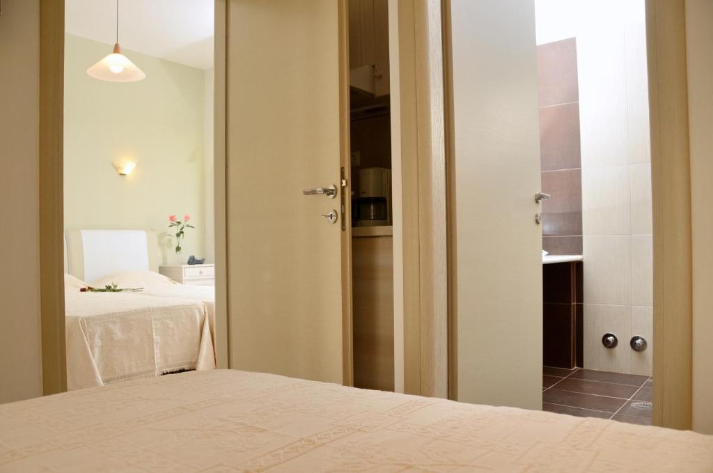 Blue Sky Aparthotel Naxos City Стая снимка
