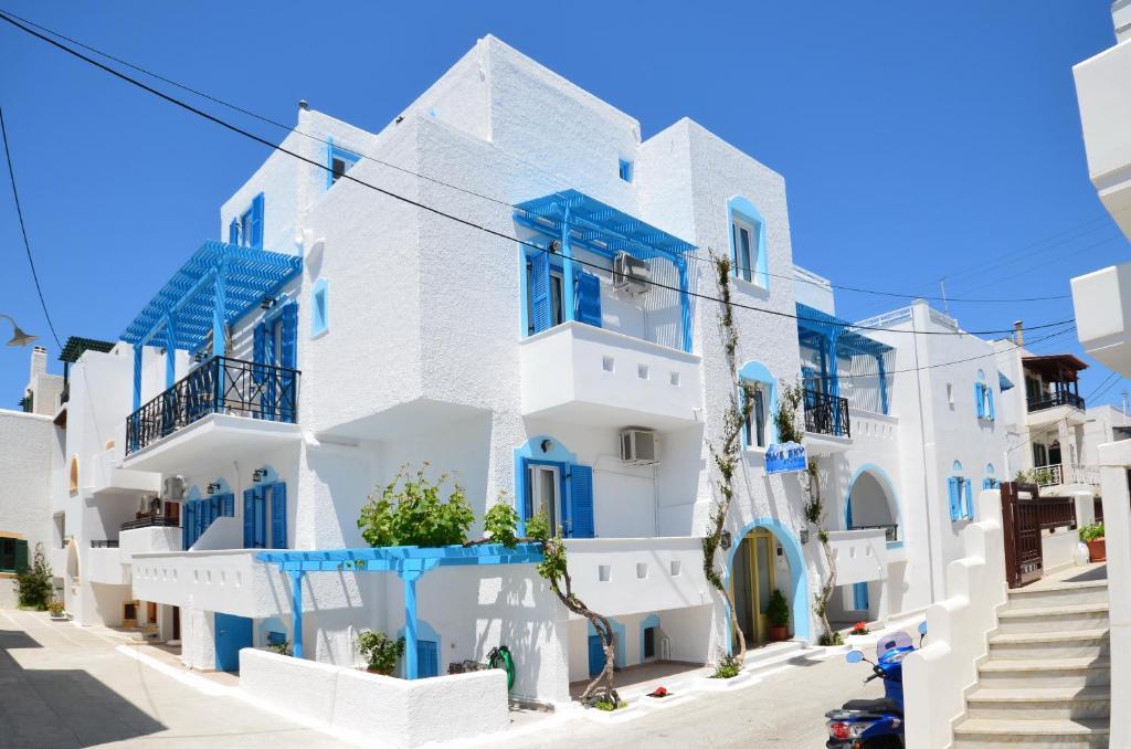 Blue Sky Aparthotel Naxos City Стая снимка